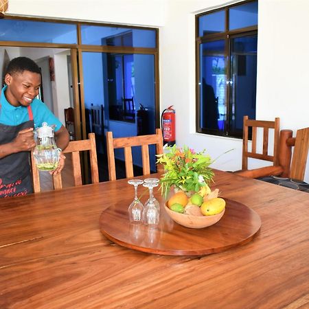 Private Backdoor Villa With Big Swimming Pool And Services Of Chef Included Diani Beach Exterior foto