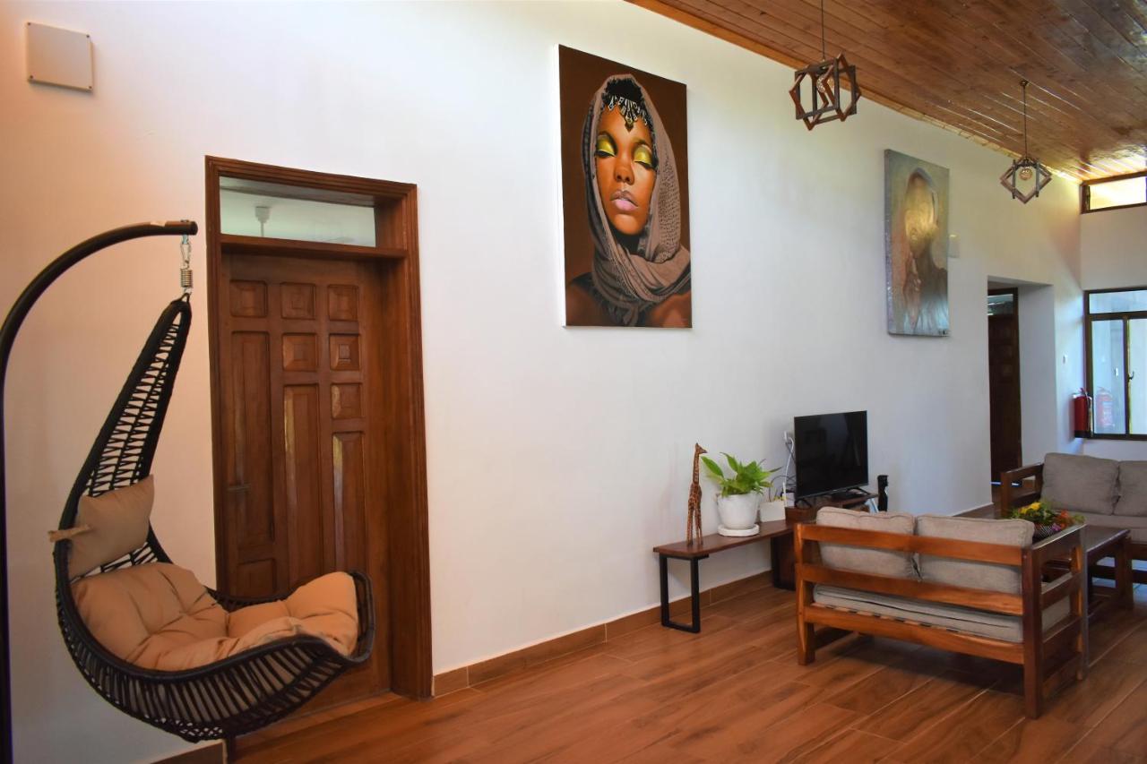 Private Backdoor Villa With Big Swimming Pool And Services Of Chef Included Diani Beach Exterior foto